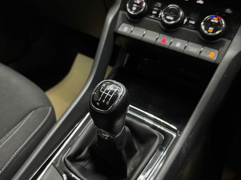 2023 Skoda Karoq 1.0 TSI SE Drive SUV 5dr Petrol Manual Euro 6 (s/s) (110 ps) ESTATE Petrol Manual