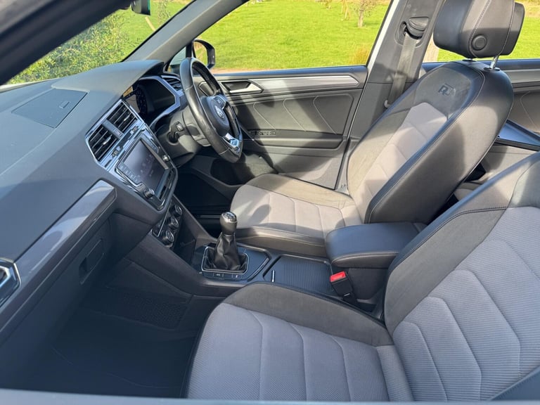 2017 Volkswagen Tiguan 2.0 TDi 150 R-Line 5dr ESTATE DIESEL Manual