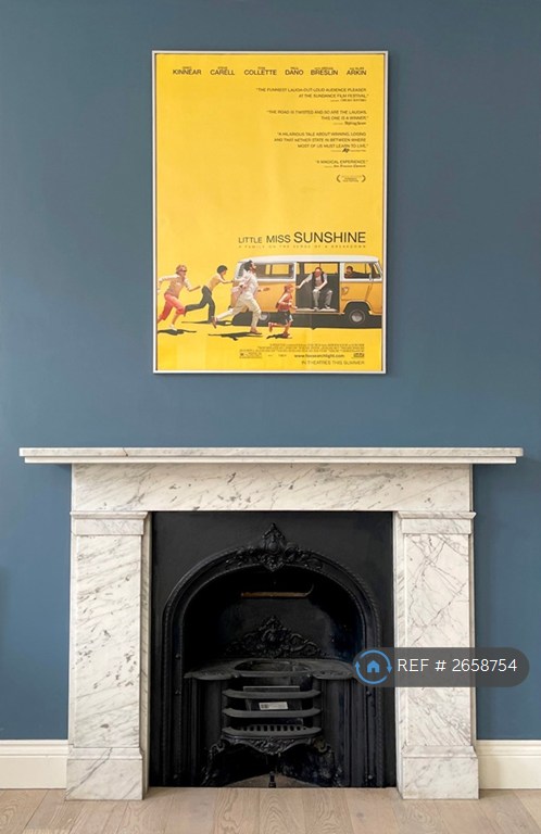3 bedroom flat in Crystal Palace, London, SE19 (3 bed) (#2658754)