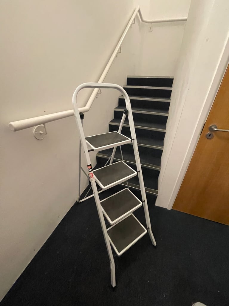 image for Step Ladder 4 Steps