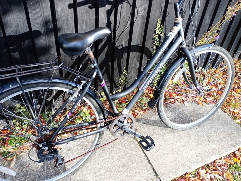 Ladies Ammoco Madrid bike, 7 speed, 18inch frame, in good condition