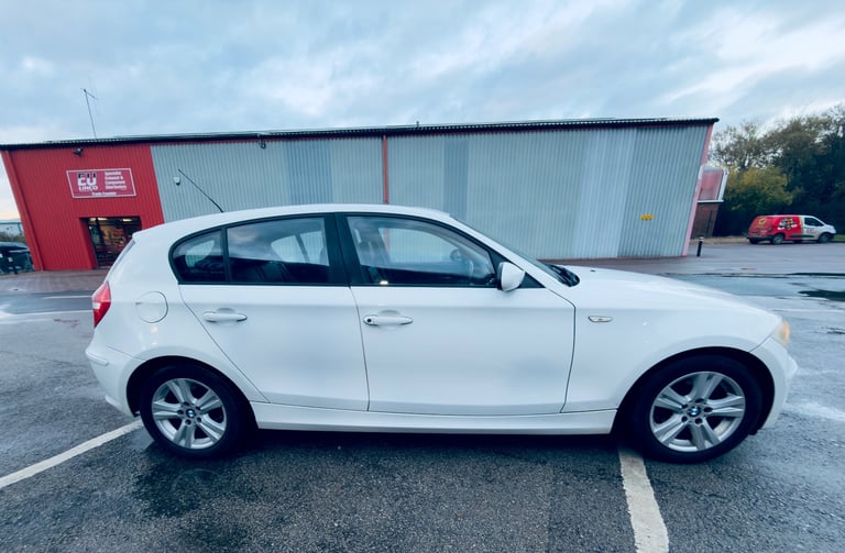 BMW, 1 SERIES, Hatchback, 2007, Manual, 1995 (cc), 5 doors