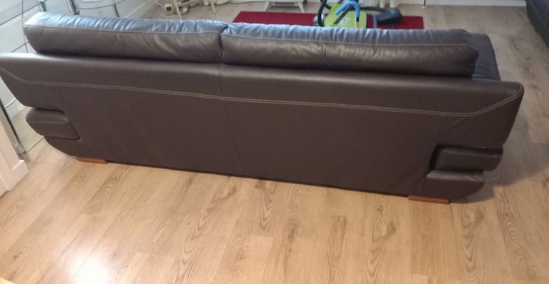 FREE!! 3 & 2 SEATER  GOOD CONDITION