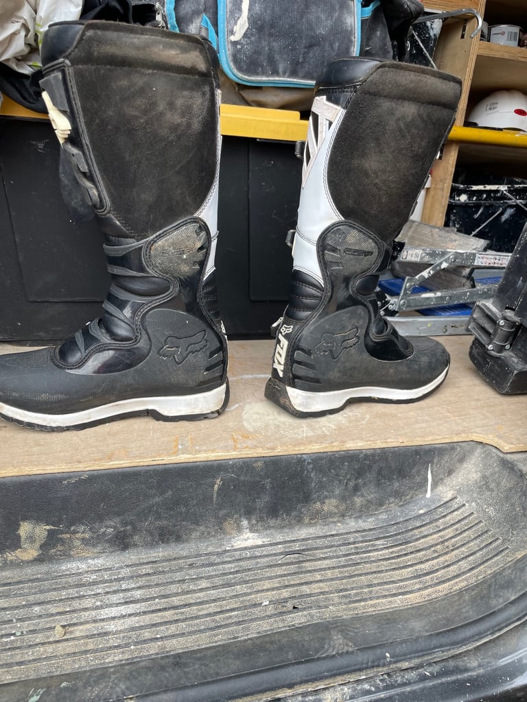 Motocross boots and body armour 