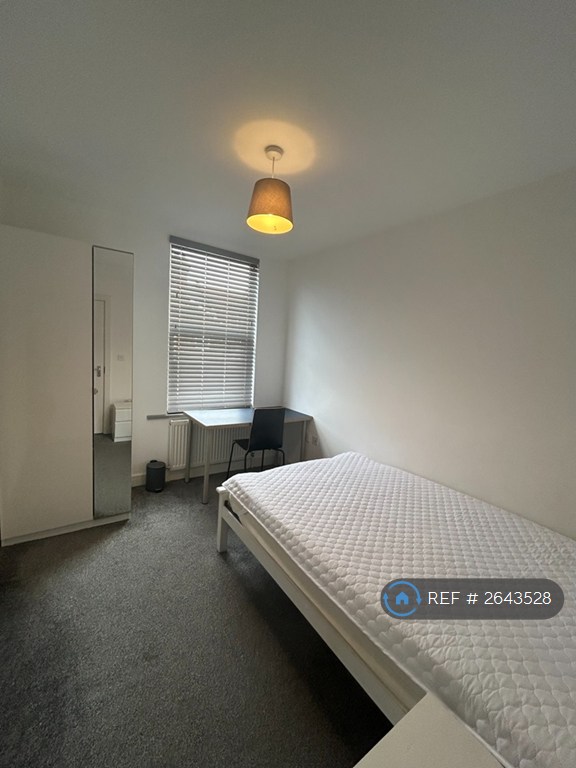 5 bedroom house in Newcome Road, Portsmouth, PO1 (5 bed) (#2643528)