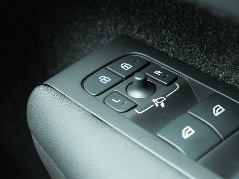 2020 Volvo XC40 2.0 B4P Inscription Pro 5dr Auto ESTATE PETROL Automatic