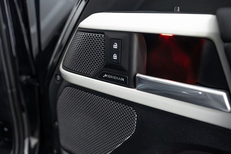 2024 Land Rover Defender 3.0 D250 X-Dynamic HSE 90 3dr Auto ESTATE DIESEL Automatic