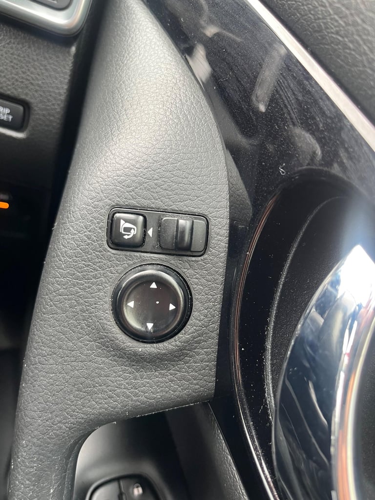 2017 Nissan Qashqai 1.2 DIG-T Acenta XTRON Euro 6 (s/s) 5dr HATCHBACK Petrol Automatic