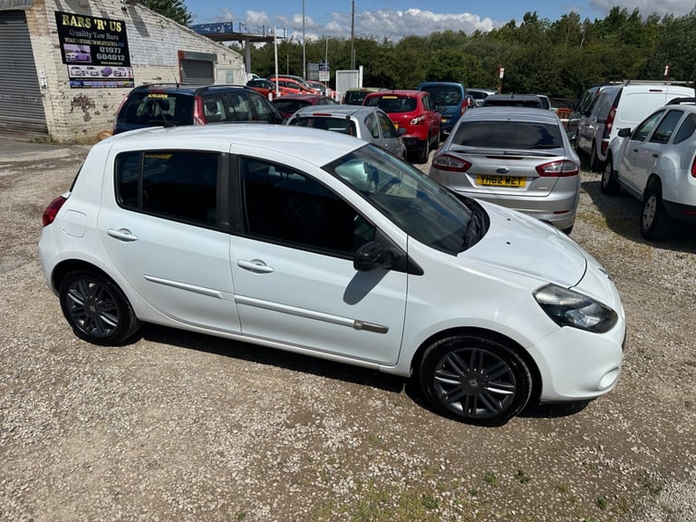 RENAULT CLIO TOM TOM DCI DIESEL £20 A YEAR ROAD TAX