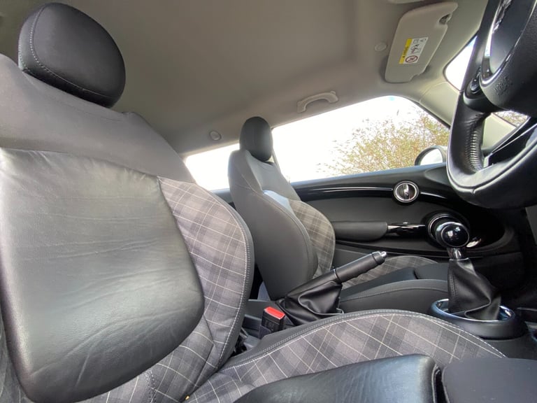 2017 MINI Hatch 2.0 Cooper S 3dr - Chili Pack &amp; Cruise Control &amp; Parking Sensors HATCHBAC...