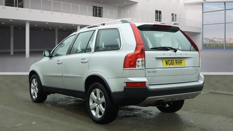 Volvo XC90 2.4 D5 SE Lux Geartronic 4WD Euro 5 5dr Diesel