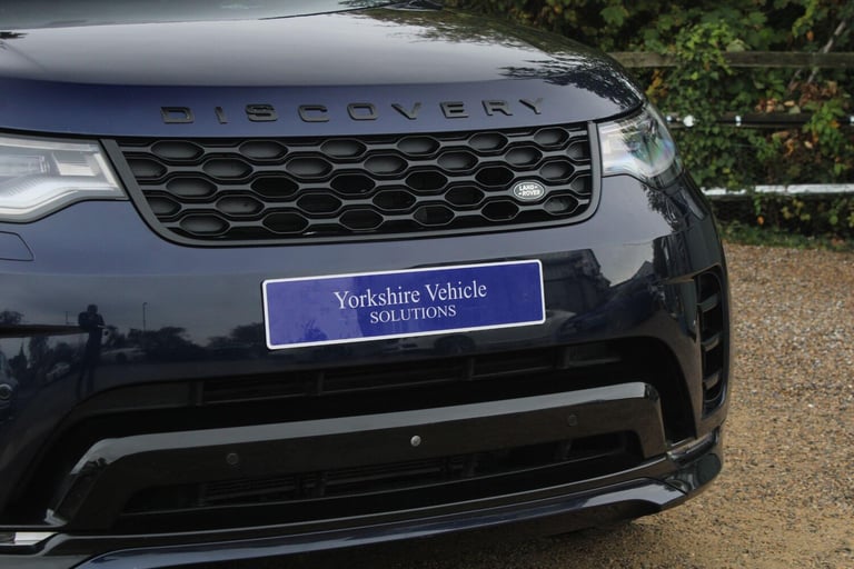 2022 Land Rover Discovery 3.0 D300 R-Dynamic HSE 5dr Auto ESTATE DIESEL Automatic