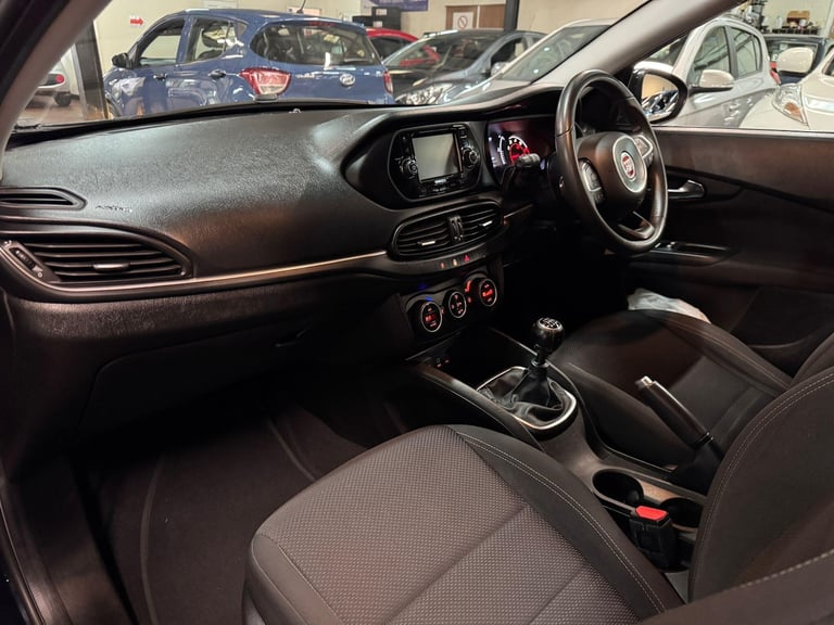 2017 Fiat Tipo 1.4 MPI Lounge Euro 6 5dr HATCHBACK Petrol Manual