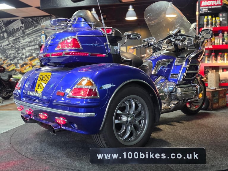 2005 HONDA GL1800 GOLDWING CSC CALIFORNIA SIDE CAR TRIKE 18,000 MILE'S 