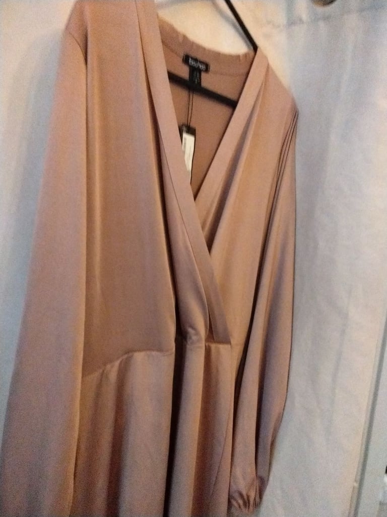 Boohoo dress size 16 New With Tags 