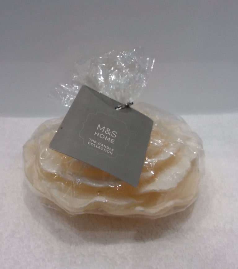 M&S Fragrance-Free Floral Candle 320g (New in Cellophane)