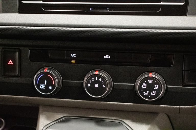 2021 21 VOLKSWAGEN TRANSPORTER 2.0 TDI T30 HIGHLINE PANEL VAN 5DR DIESEL DSG FWD