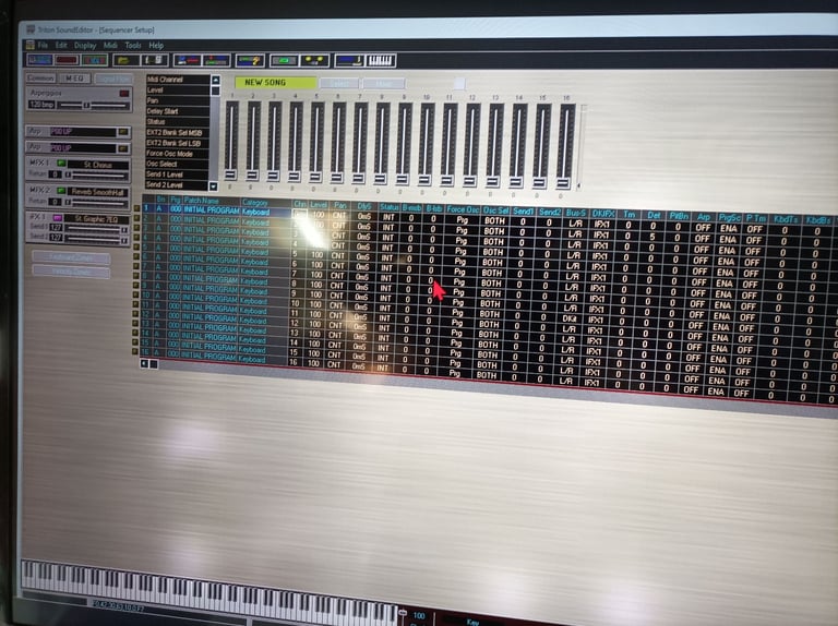 Korg TritonLE Synth - Note Faulty LCD Backlight