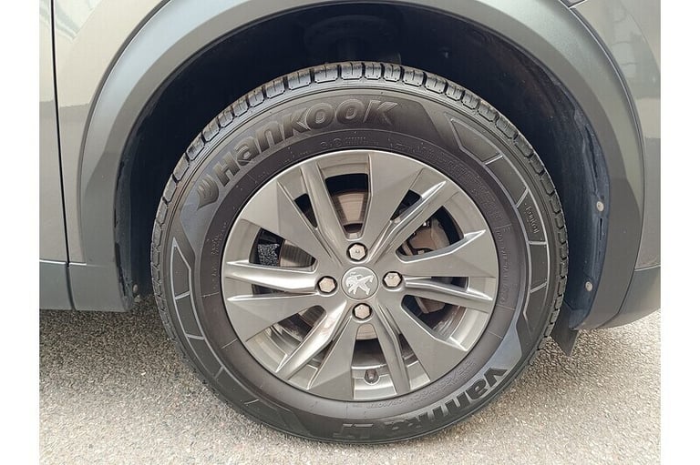 2022 Peugeot 2008 BlueHDi Active Premium SUV Diesel Manual