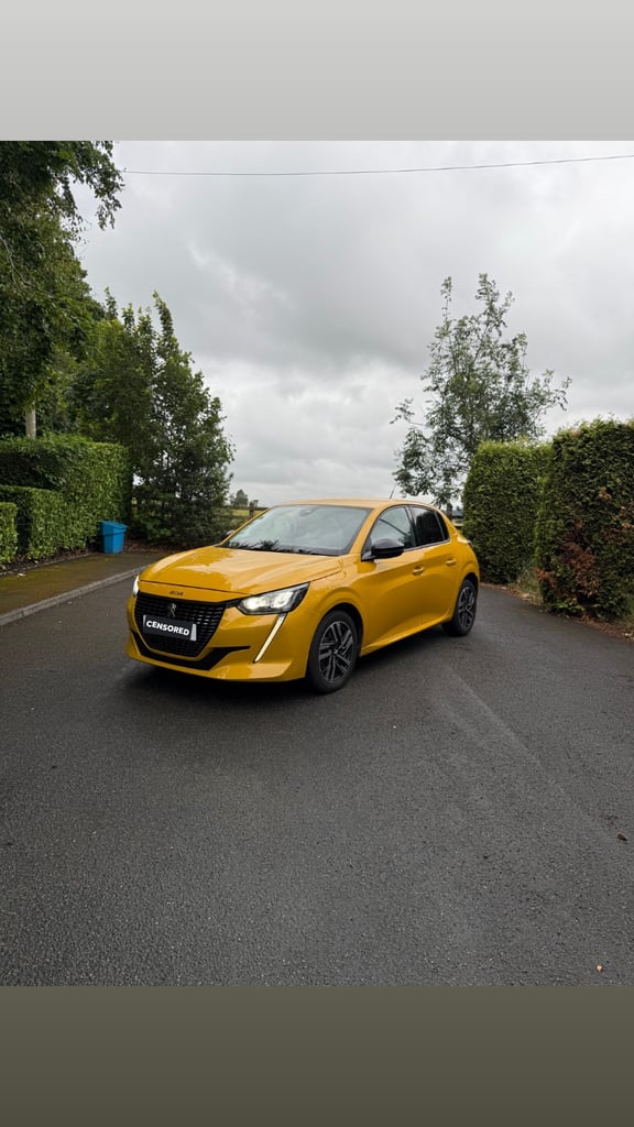 Peugeot 208 Allure Premium + 2023