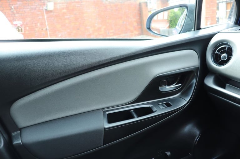 2019 Toyota Yaris 1.5 VVT-i Icon Tech 5dr HATCHBACK PETROL Manual
