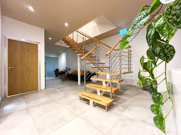 Treatment Rooms to rent from £15/hr – Light Centre Marylebome (Baker Street - Portman Square)