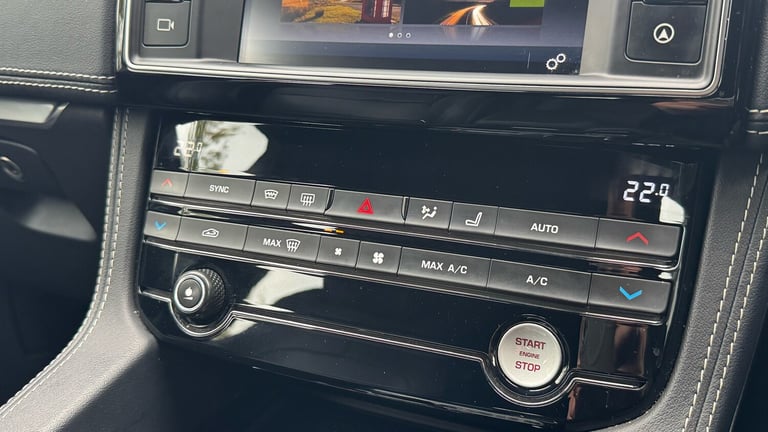 2017 Jaguar F-Pace 2.0d R-Sport 5dr Auto AWD Diesel Estate Estate Diesel Automatic