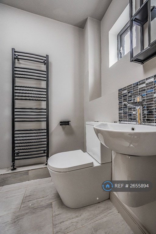 2 bedroom flat in Weevil Lane, Gosport, PO12 (2 bed) (#2655894)