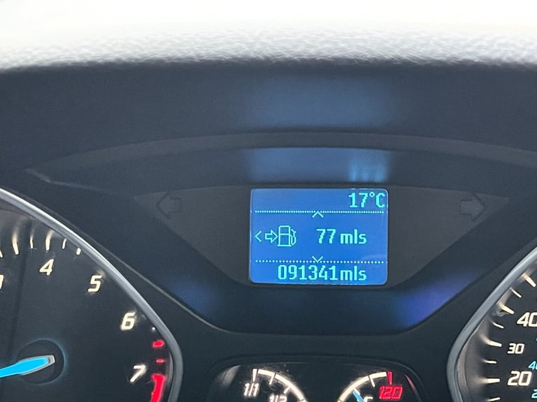 2014 Ford Focus 1.0 125 EcoBoost Zetec 5dr HATCHBACK Petrol Manual