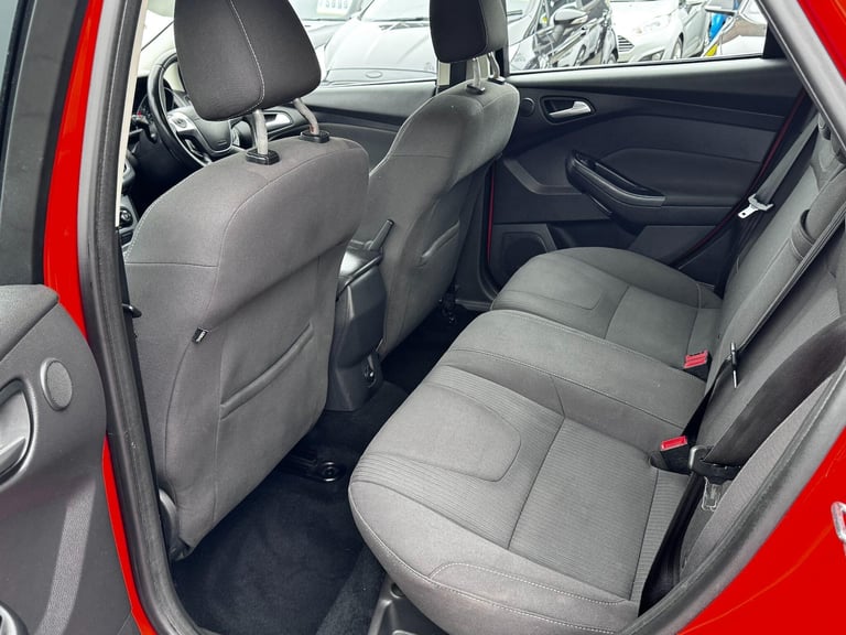 2011 Ford Focus 1.6 TDCi Titanium Euro 5 (s/s) 5dr HATCHBACK Diesel Manual