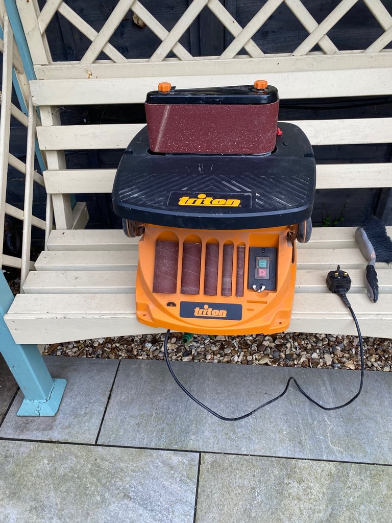 Triton TSPST450 Corded 4" Electric Oscillating Spindle & Belt Sander - 450