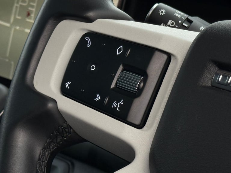 2022 Land Rover Defender 110 3.0 D300 MHEV HSE SUV 5dr Diesel Auto 4WD Euro 6 (s/s) (300 ps) ESTA...