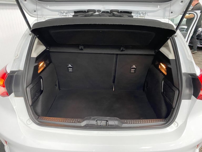 2019 Ford Focus 1.0T EcoBoost Zetec Euro 6 (s/s) 5dr HATCHBACK Petrol Manual
