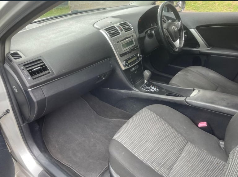 Toyota, AVENSIS, Saloon, 2013, Semi-Auto, 1798 (cc), 4 doors