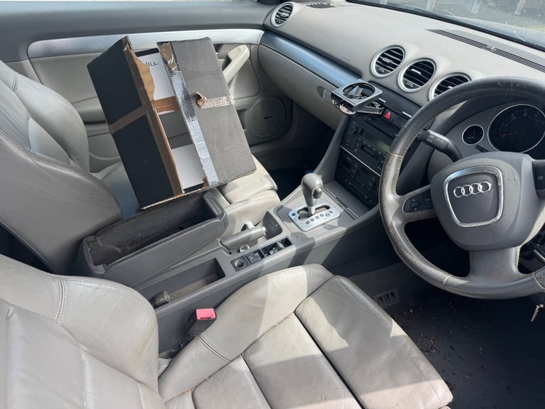 Audi A4 B7 Convertible 2.0 tfsi 2006 black BREAKING FOR PARTS 