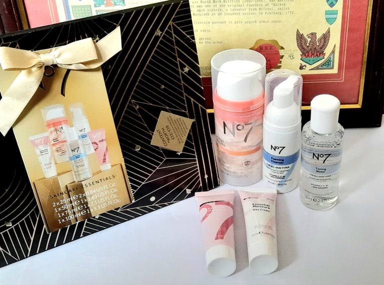 image for No 7 ESSENTIAL UNUSED GIFT PACK - FIVE ITEMS - masks, cleanser, toning, 2 x creams