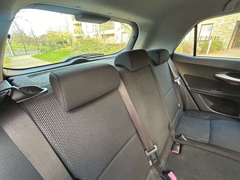 2011 Toyota, AURIS 1.8 hybrid, drives perfect, excellent condition,long mot 