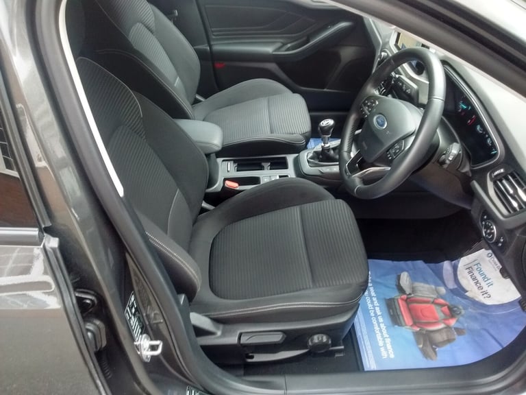 2018 Ford Focus 1.0 EcoBoost FSH 125 Titanium 5dr HATCHBACK Petrol Manual