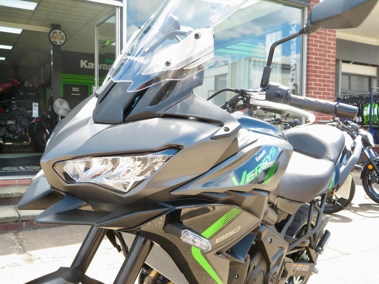 KAWASAKI VERSYS 650 2025