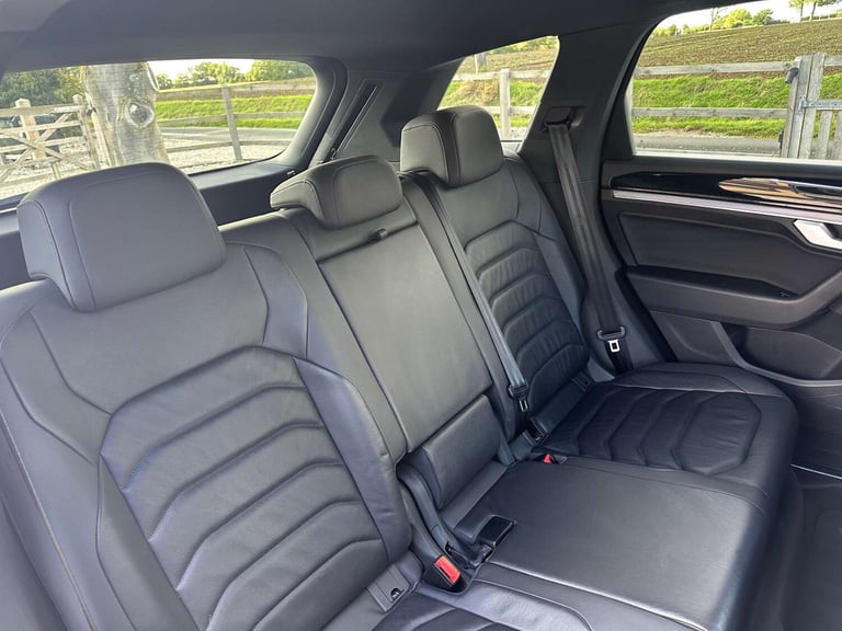 2019 Volkswagen Touareg 3.0 Touareg V6 R-Line TDI Auto 4WD 5dr SUV Diesel Automatic