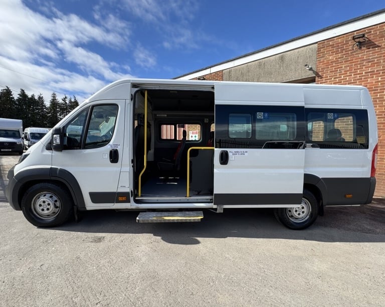 2018 Peugeot Boxer 2.0 BlueHDi H2 17 Seat Minibus LITE (PSV) 130ps Minibus Diesel Manual