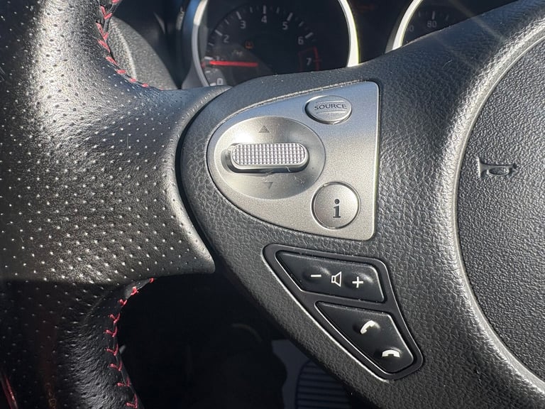 2016 Nissan Juke 1.2 DiG-T N-Connecta 5dr HATCHBACK PETROL Manual