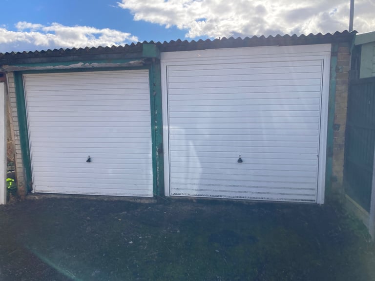 2 x garages for rent