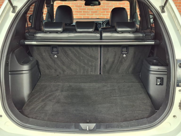 2021 21 Mitsubishi Outlander 2.4 PHEV Dynamic CVT Auto 4WD. 13.8kWh. 1 Owner.
