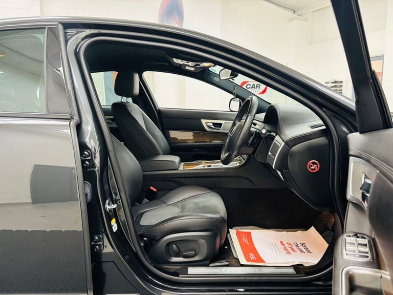 2014 Jaguar XF 2.2d [200] R-Sport 4dr Auto SALOON DIESEL Automatic