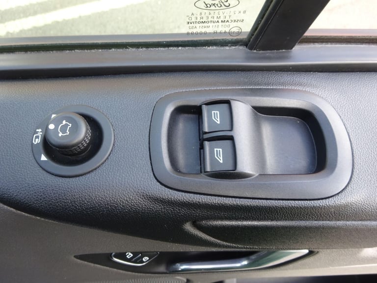 2021 Ford Transit Custom 2.0 320 EcoBlue Trend Kombi L2 H1 Euro 6 (s/s) 5dr MPV Diesel Manual