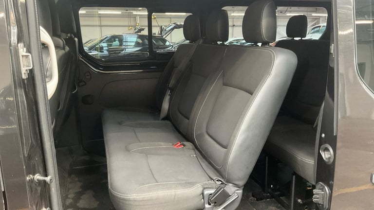 Renault Trafic LL29 Energy dCi 125 Sport Nav 9 Seat LWB Minibus  DIESEL 2016/66