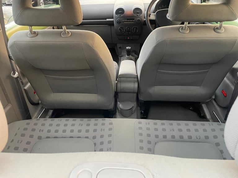 VW BEETLE 2.0 PETROL 2000 X REG 3 DOOR 1 OWNER GENUINE 70223 MOT MARCH 14TH 2026 SERVICE HISTORY