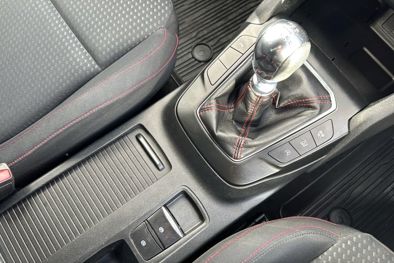  Ford Focus 1.0t Ecoboost St Line Hatchback 5dr Petrol Manual Euro 6 s/s 125 Ps