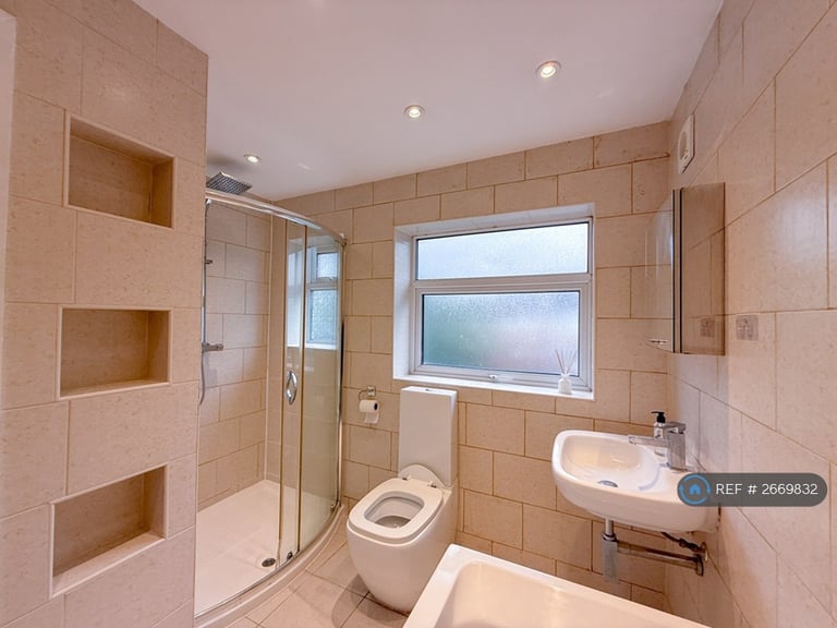 3 bedroom house in Bankside Road, Manchester, M20 (3 bed) (#2669832)